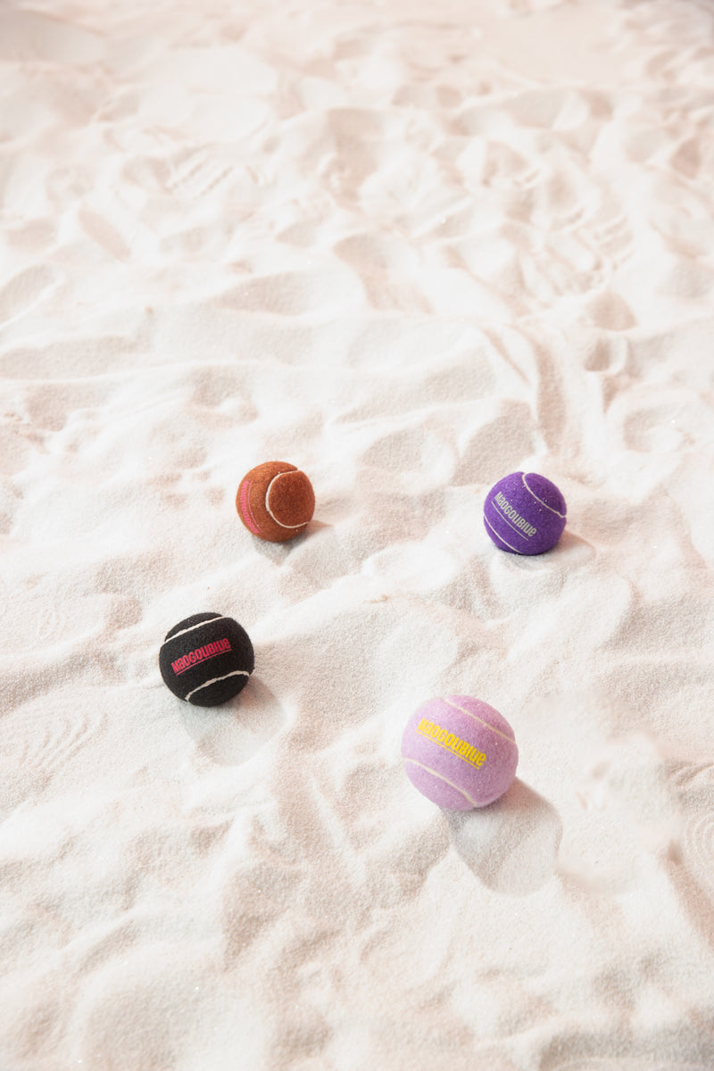 Needle-punched wool fabric of uniform texture